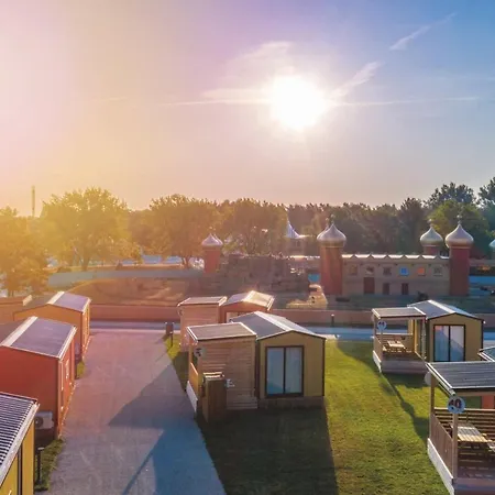 Safariland Stukenbrock Erlebnisresort * Schloß Holte-Stukenbrock