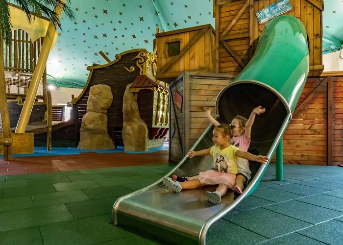 Safariland Stukenbrock Erlebnisresort Luxusní stan