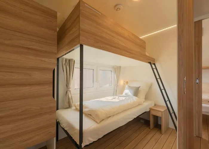 Safariland Stukenbrock Erlebnisresort * Schloß Holte-Stukenbrock