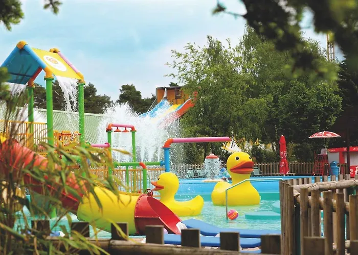 Safariland Stukenbrock Erlebnisresort Luxusní stan Schloß Holte-Stukenbrock